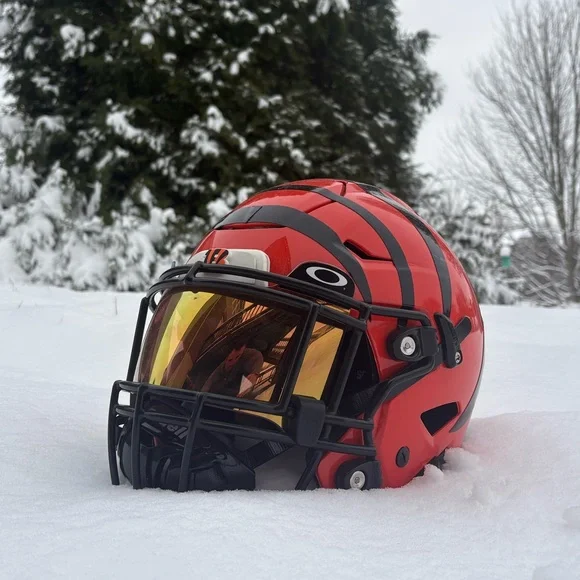 Cincinnati Bengals Helmet with Visor. Size Large (Willing to meet locally)